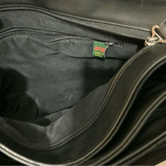Black SAS Leather Shoulder Bag Made in the USA Multi Pocket - Picture 7 of 12